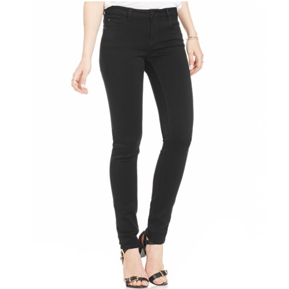 BLACK LOW RISE SKINNY JEANS by Celebrity Pink